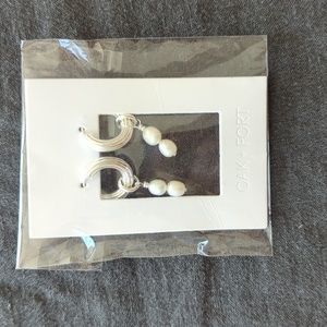 Women's Silver & Pearl Earrings